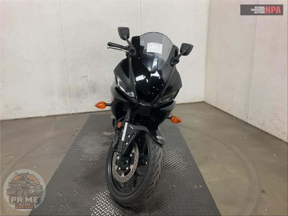 2022 Yamaha YZF-R3 — фото 2