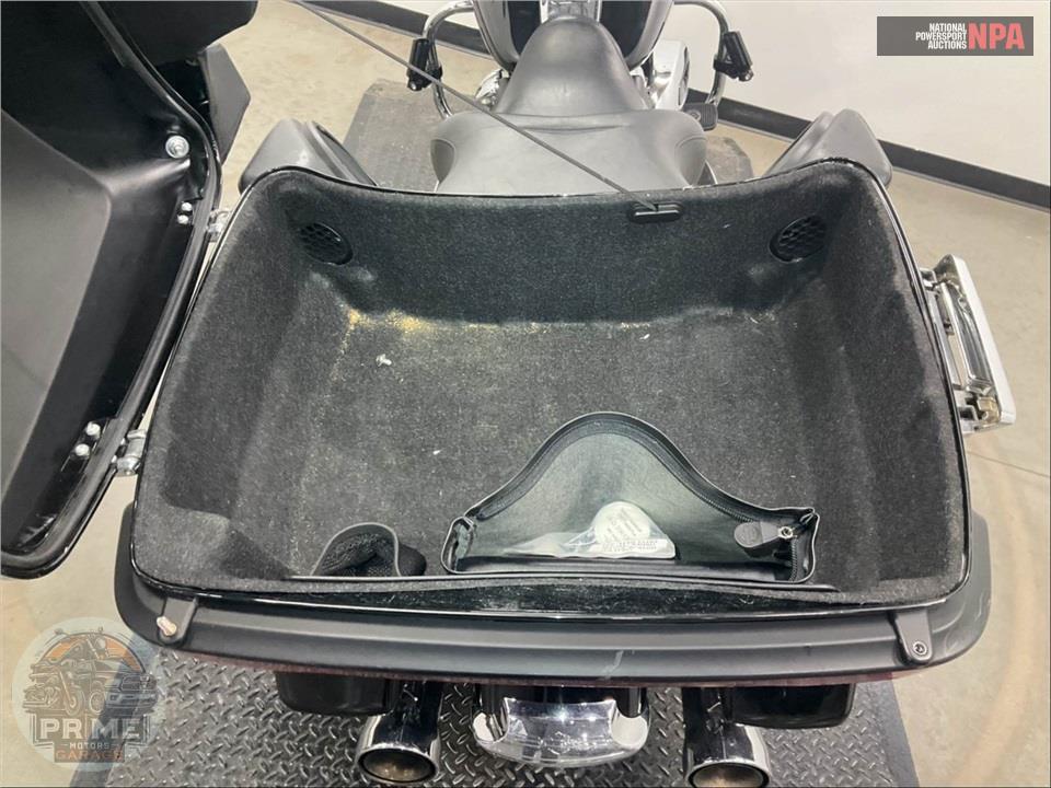 2019 Harley-Davidson FLHTCU ELECTRA GLIDE ULTRA CLASSIC — фото 27