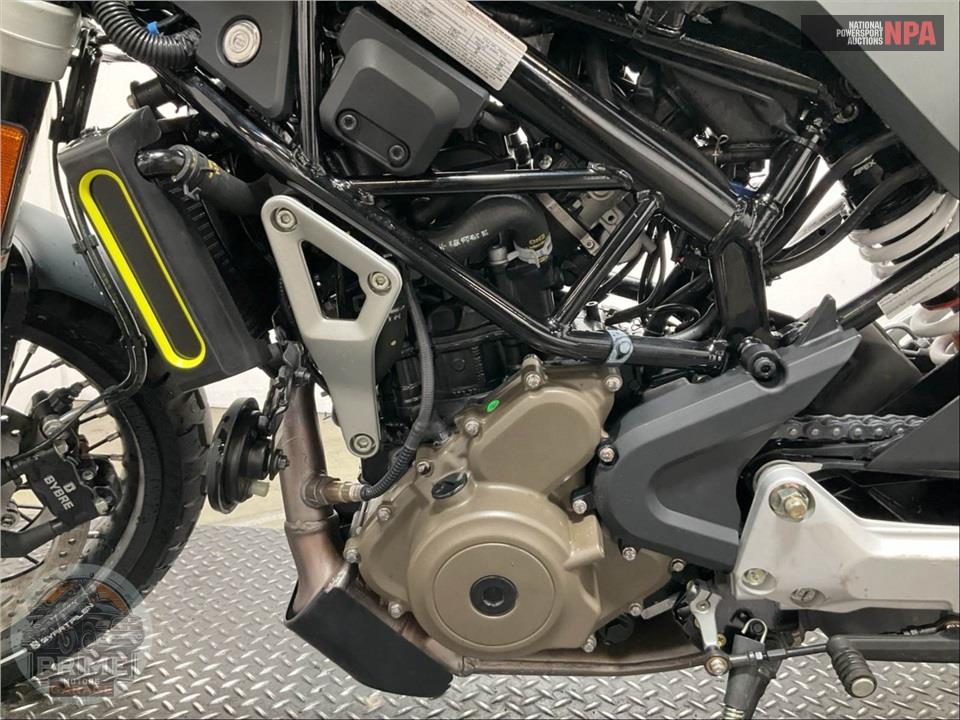 2020 Husqvarna SVARTPILEN 401 — фото 8