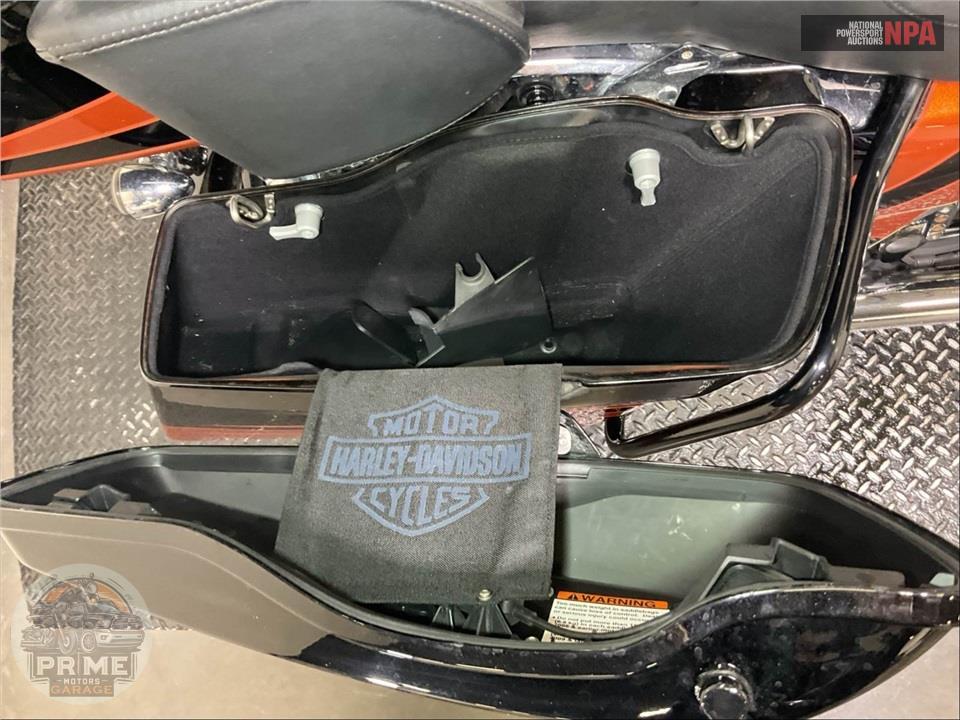 2015 Harley-Davidson FLTRUSE CVO ROAD GLIDE ULTRA — фото 26