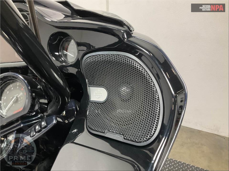 2022 Harley-Davidson FLTRXSE CVO ROAD GLIDE — фото 18