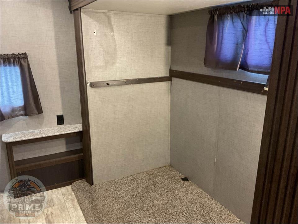 2020 Crossroads Rv M-331 BH - ZINGER SERIES — фото 13