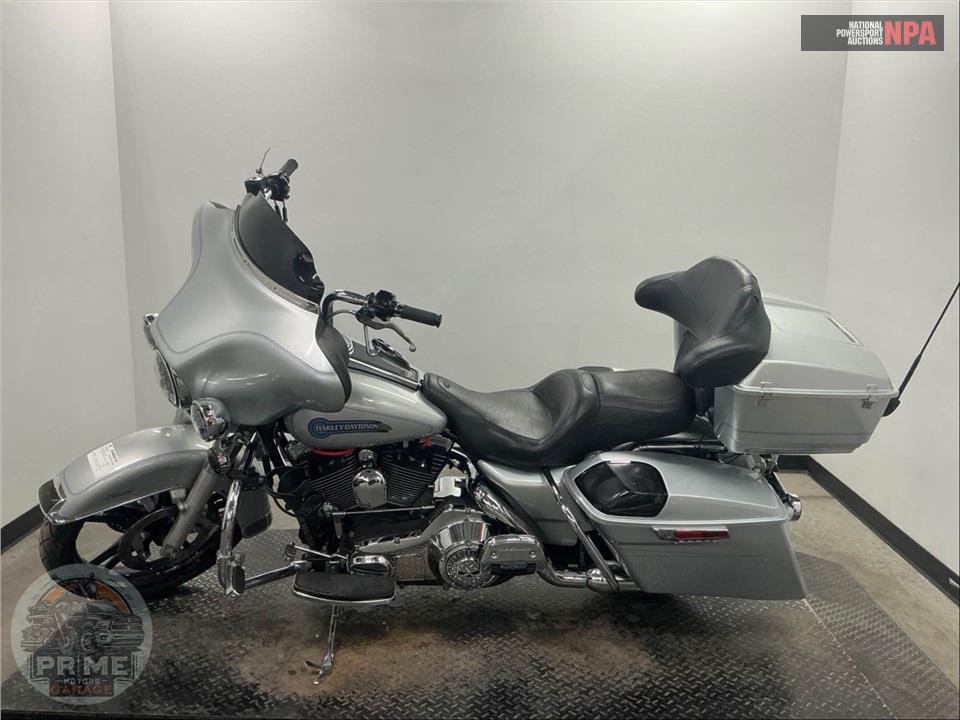 2006 Harley-Davidson FLHTCI ELECTRA GLIDE CLASSIC — фото 3