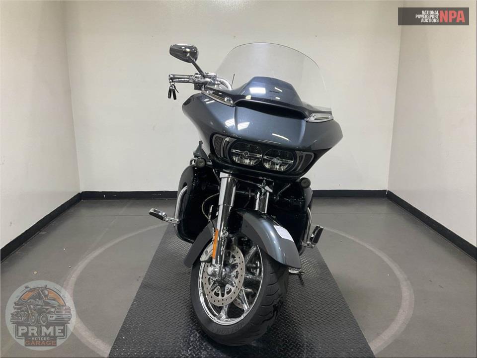 2016 Harley-Davidson FLTRUSE CVO ROAD GLIDE ULTRA — фото 2