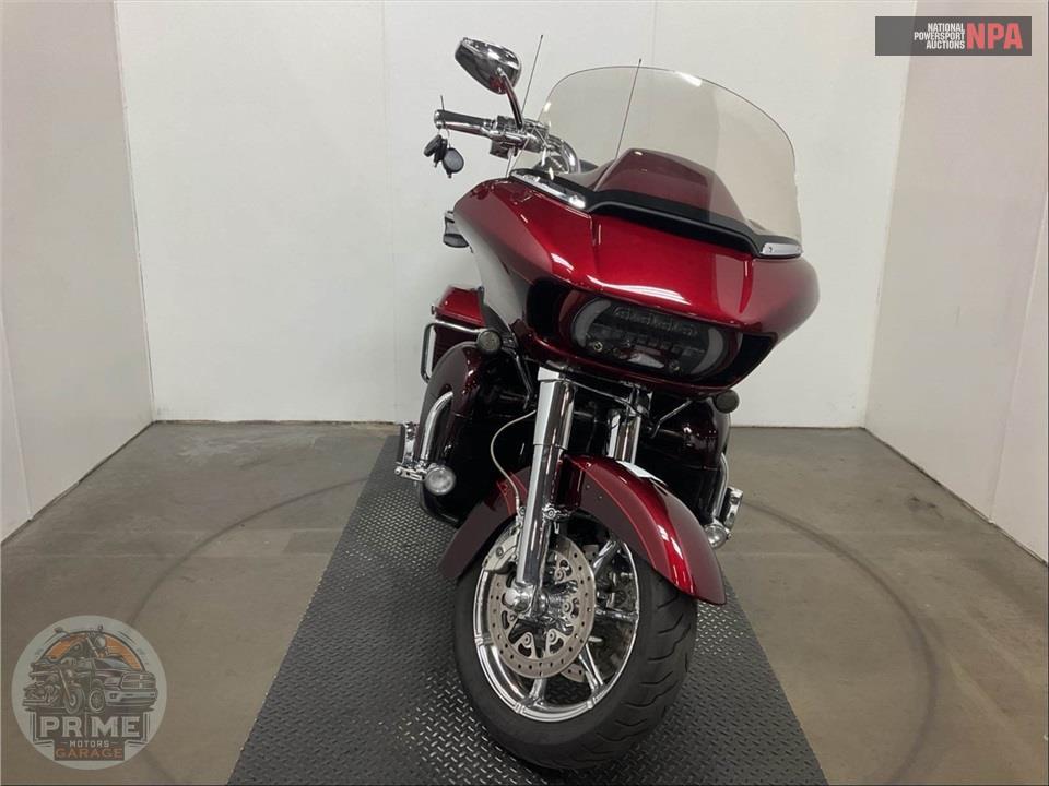 2015 Harley-Davidson FLTRUSE CVO ROAD GLIDE ULTRA — фото 2