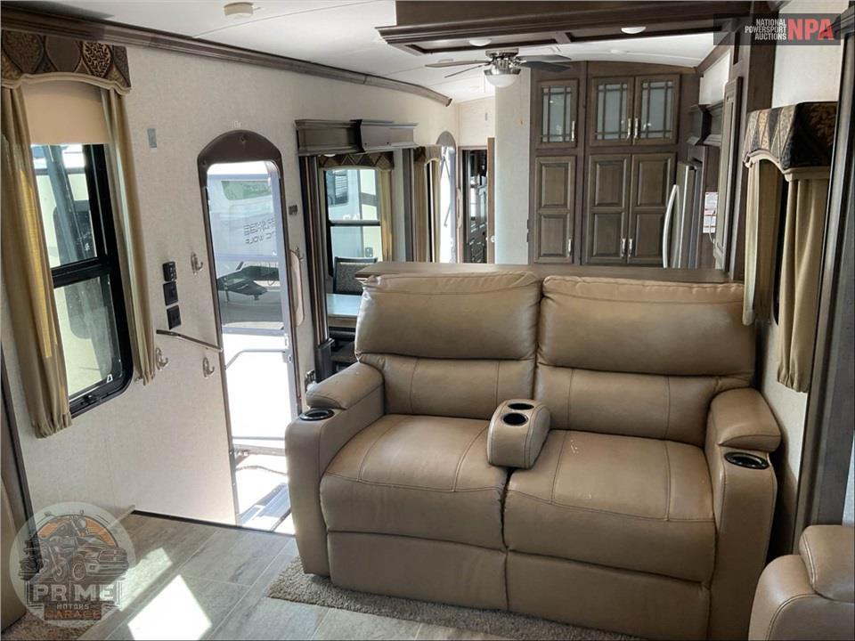 2018 Keystone Rv M-3731 FL MONTANA FIFTH WHEEL SERIES — фото 9
