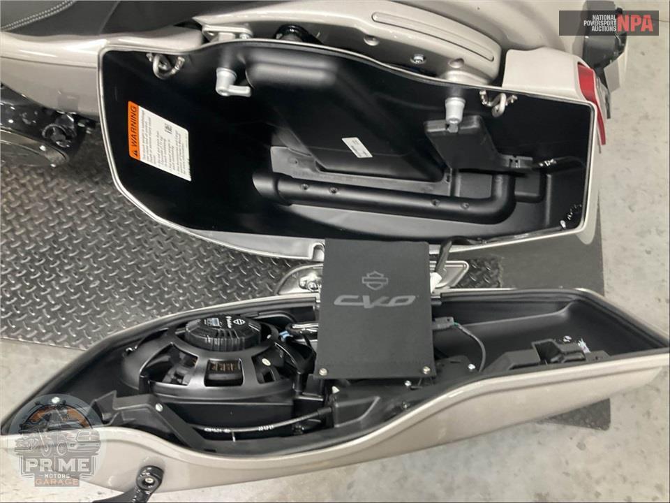 2023 Harley-Davidson FLTRXSE CVO ROAD GLIDE — фото 18