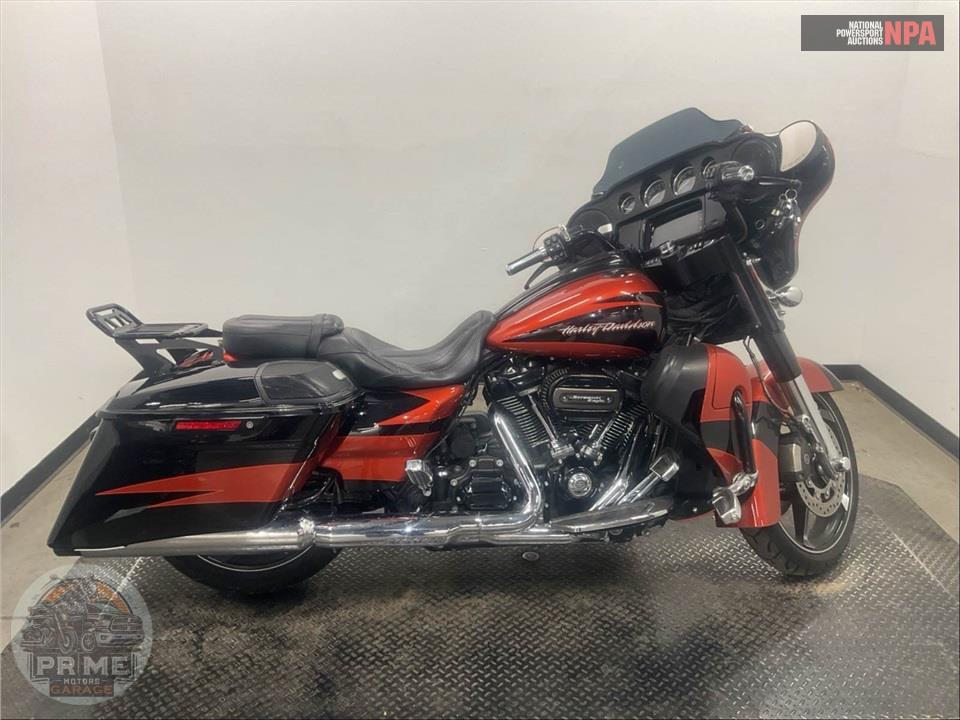 2017 Harley-Davidson FLHXSE CVO STREET GLIDE — фото 1