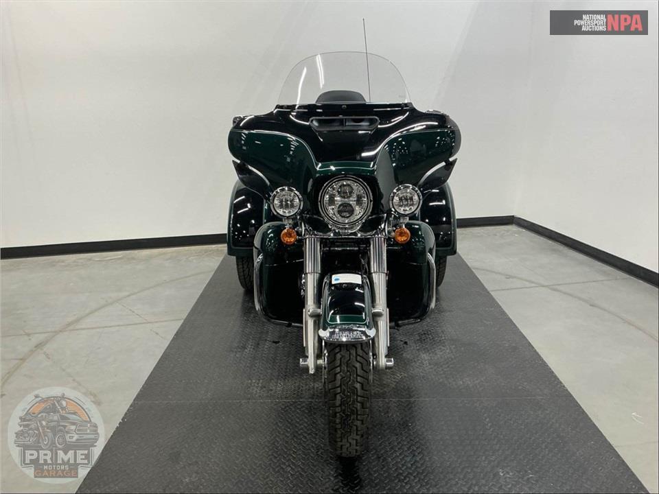 2024 Harley-Davidson FLHTCUTG TRI GLIDE ULTRA CLASSIC — фото 2