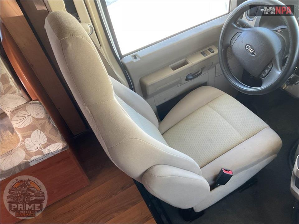 2011 Coachmen By Forest River M-31 FK FORD E45 - FREELANDER SERIES — фото 26