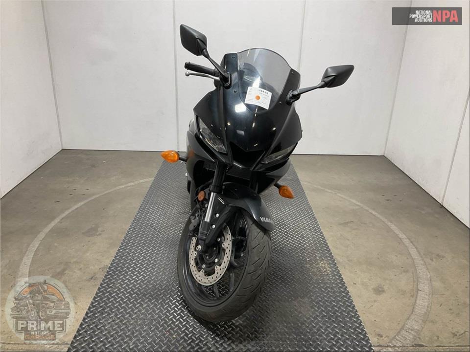 2023 Yamaha YZF-R3 — фото 2