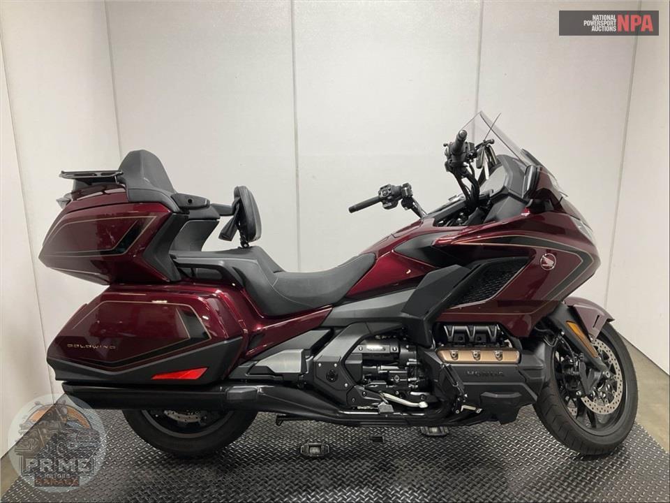 2025 Honda GOLD WING TOUR AUTOMATIC DCT 50TH ANNIVERSARY — фото 1