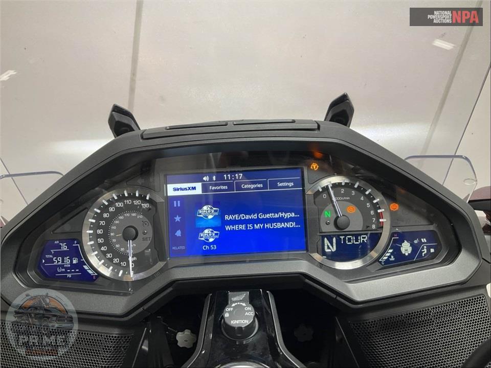 2025 Honda GOLD WING TOUR AUTOMATIC DCT 50TH ANNIVERSARY — фото 5