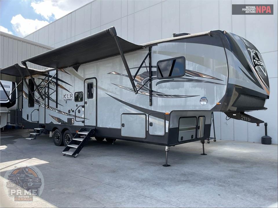 2018 Xlr By Forest River M-340AMP - THUNDERBOLT TOY HAULER TOY HAULER SERIES — фото 1