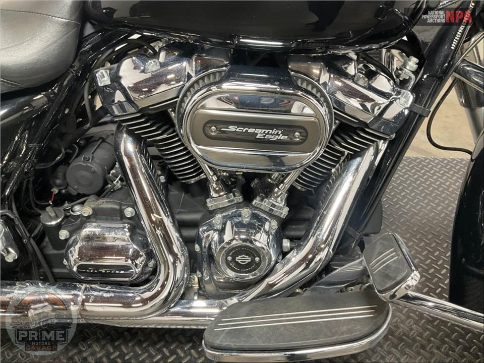 2017 Harley-Davidson FLHX STREET GLIDE — фото 6