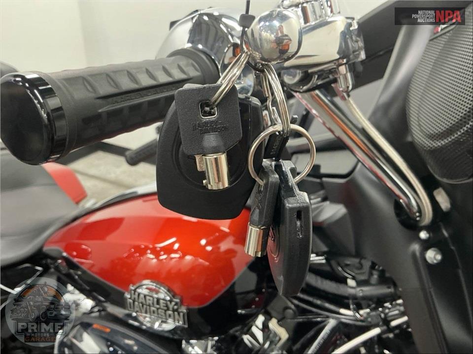 2025 Harley-Davidson FLHXU STEET GLIDE ULTRA — фото 11