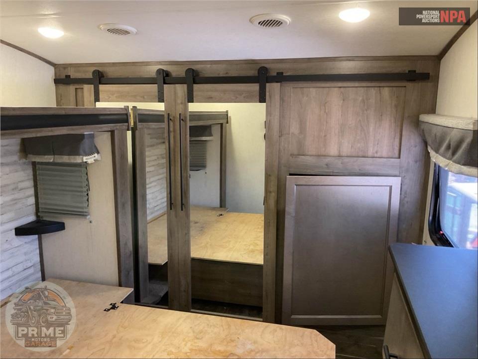 2021 Sabre By Forest River M-36BHQ - FIFTH WHEEL SERIES — фото 12