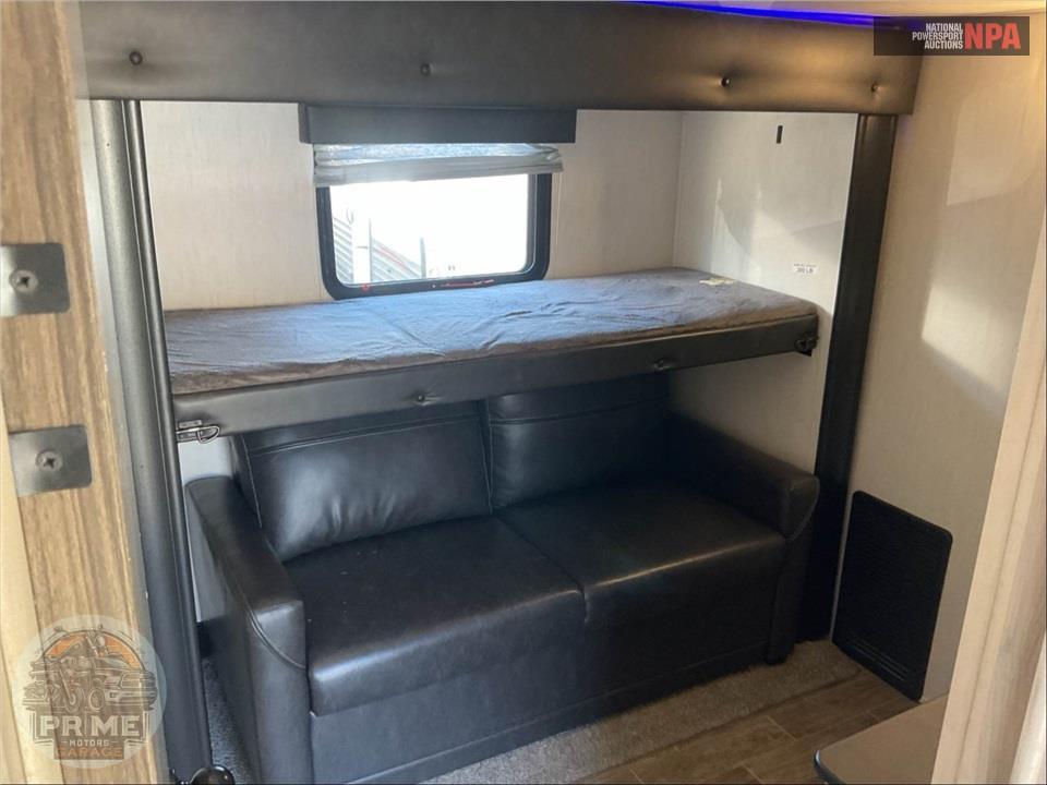 2022 Cherokee By Forest River M-3660SUITE ARCTIC WOLF FIFTH WHEEL SERIES — фото 15