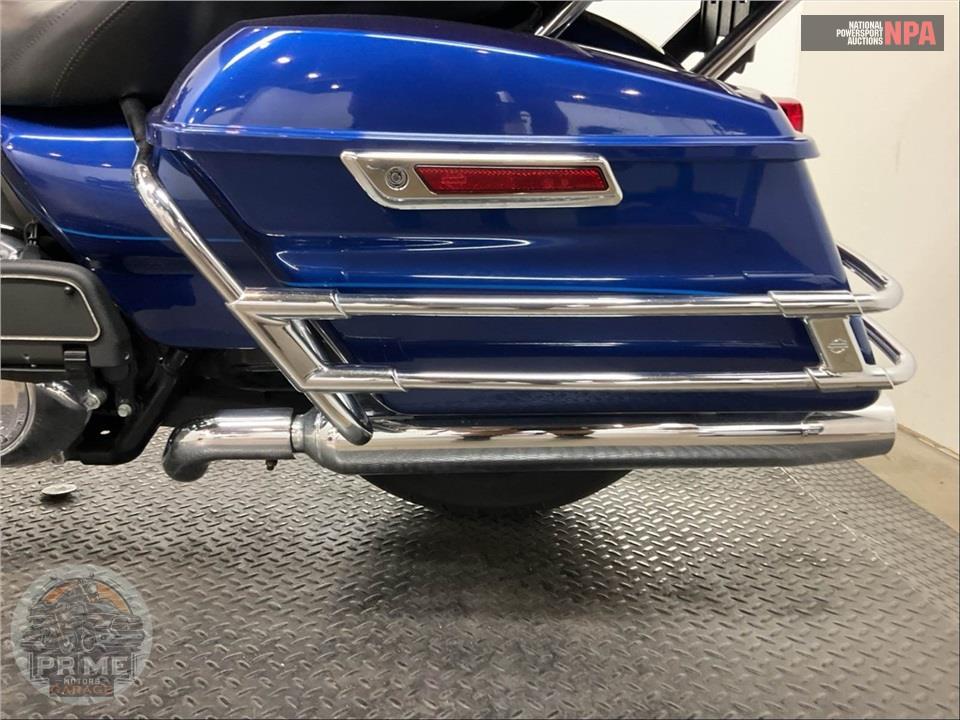 2015 Harley-Davidson FLHTK ELECTRA GLIDE ULTRA LIMITED — фото 27