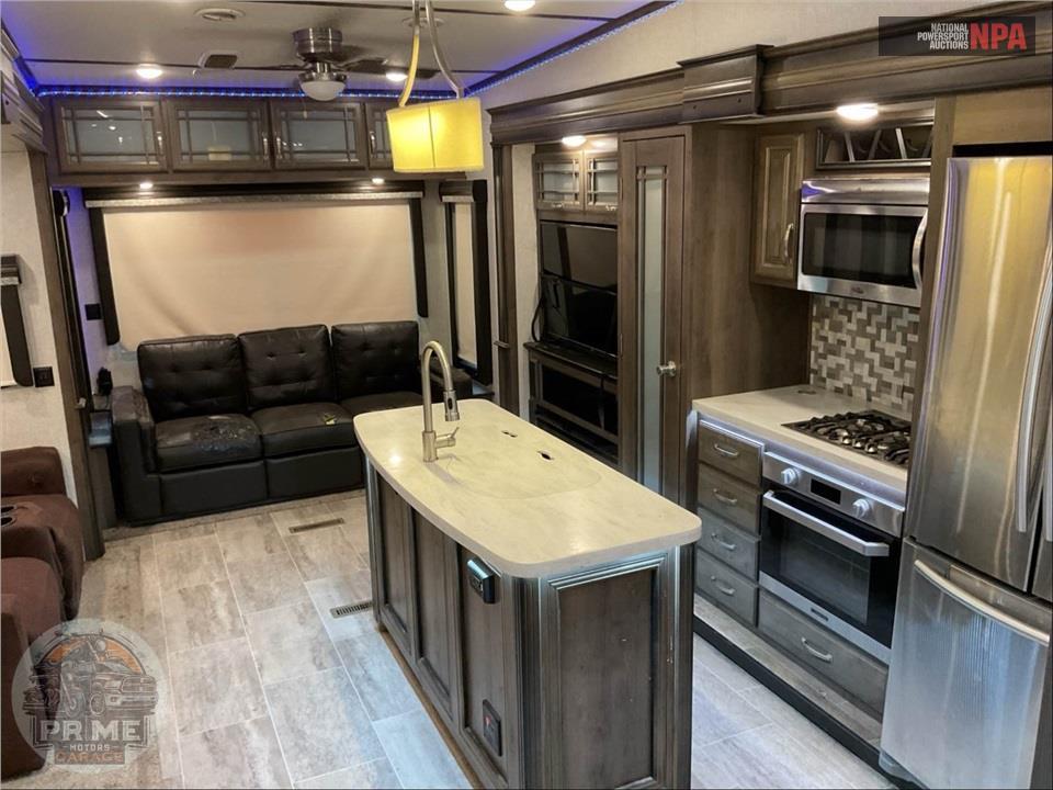 2019 Keystone Rv M-3811 MS - MONTANA 20TH ANNIVERSARY FIFTH WHEEL SERIES — фото 6