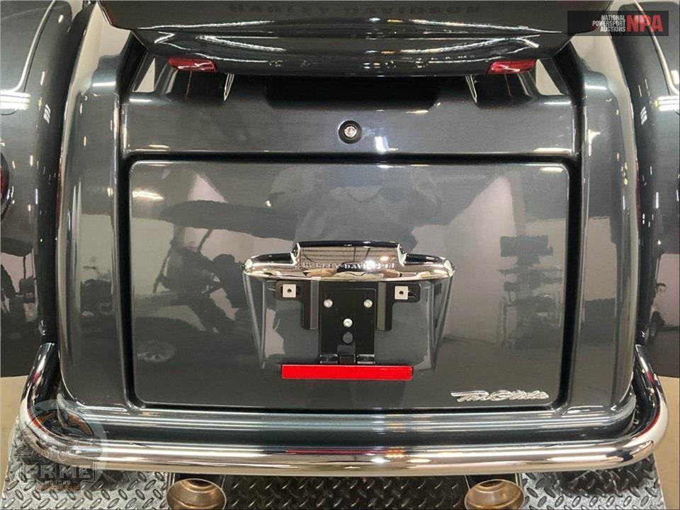 2025 Harley-Davidson FLHTCUTG TRI GLIDE ULTRA CLASSIC — фото 17
