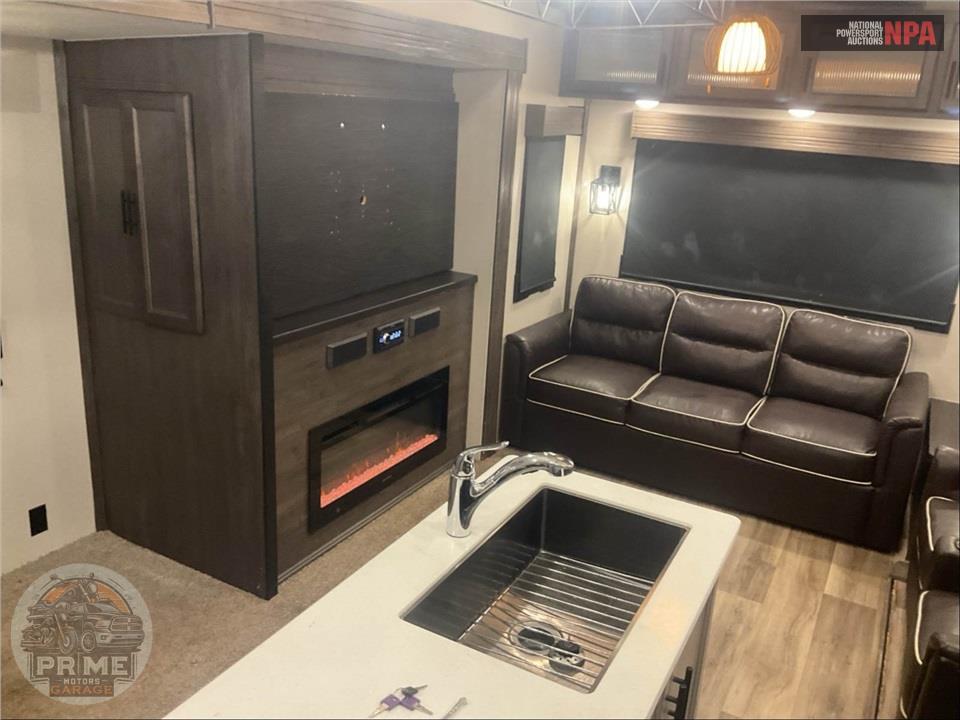 2021 Cardinal By Forest River M-377MBLE - LIMITED FIFTH WHEEL SERIES — фото 7