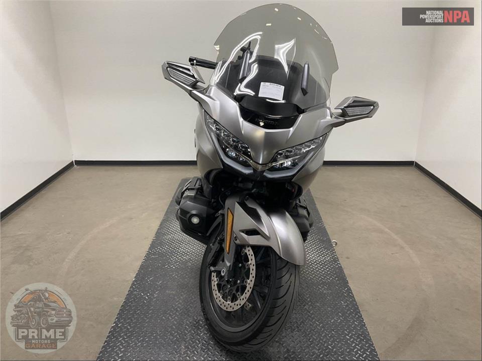 2018 Honda GL1800BD GOLDWING DCT (SILVER) — фото 2