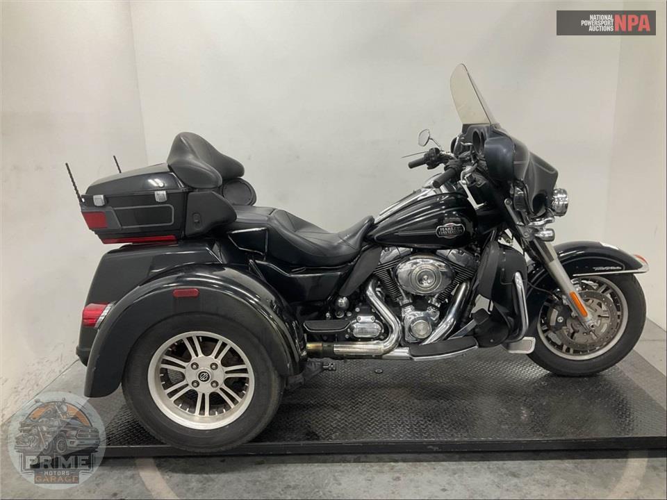2013 Harley-Davidson FLHTCUTG TRIGLIDE UL CLSC — фото 1