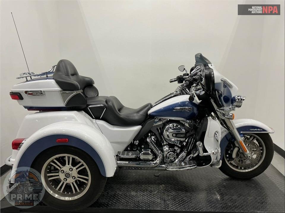 2015 Harley-Davidson FLHTCUTG TRIGLIDE ULTRA CLASSIC — фото 1