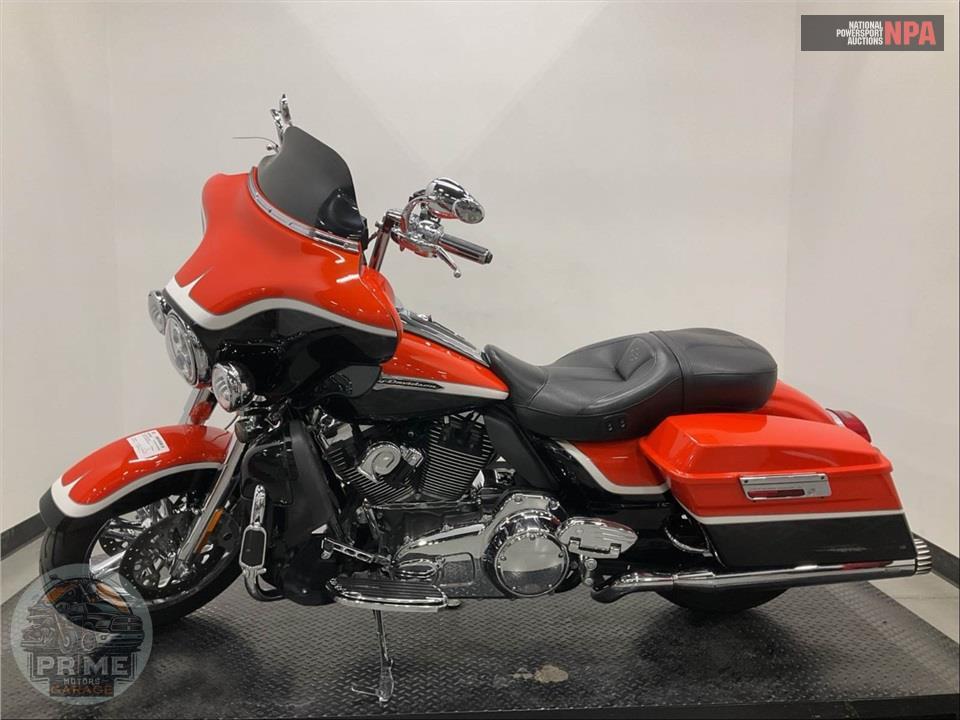 2012 Harley-Davidson FLHTCUSE7 SCREAMIN EAGLE — фото 3
