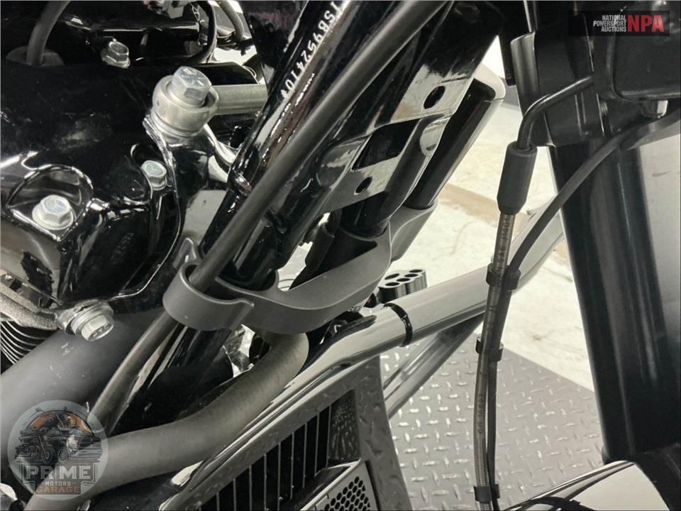 2025 Harley-Davidson FLHXSE CVO STREET GLIDE — фото 15