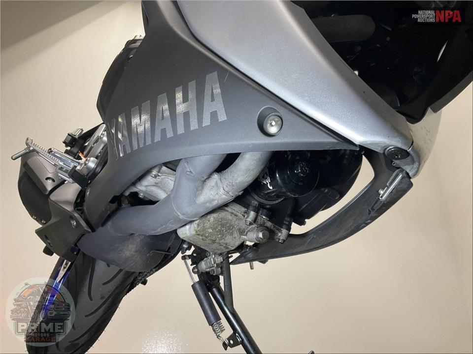 2016 Yamaha YZF-R3 — фото 17
