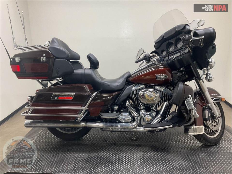 2011 Harley-Davidson FLHTCU UL CLSC EL GLIDE — фото 1
