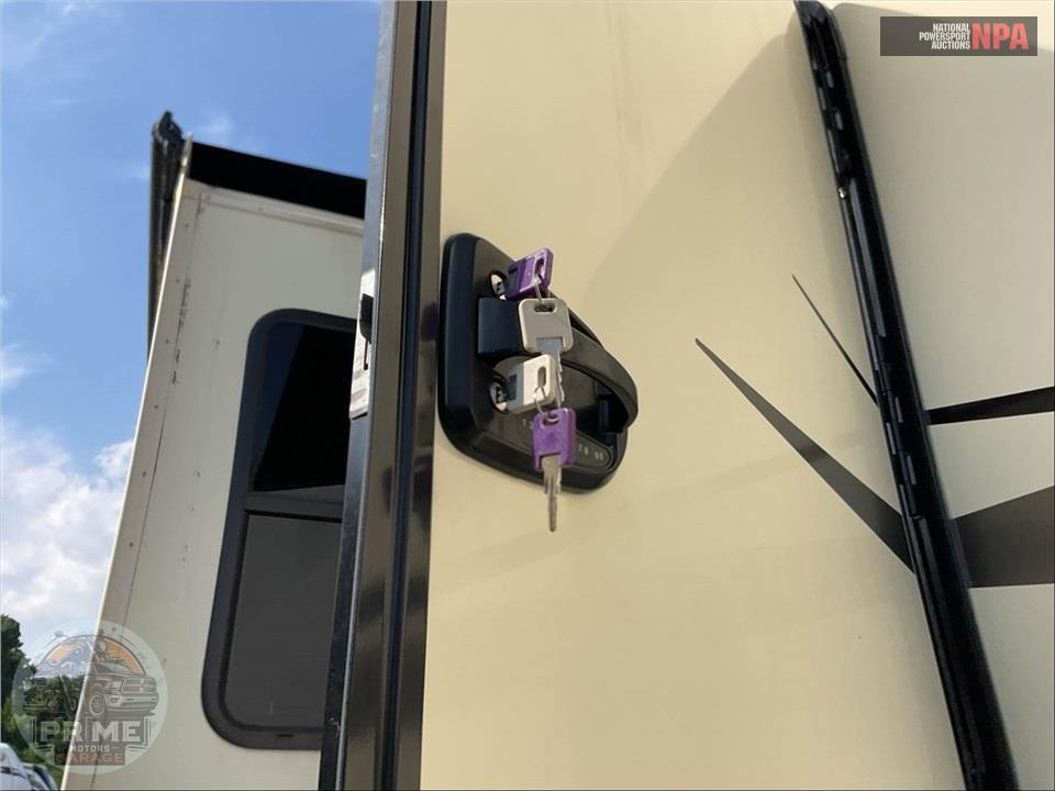 2021 Riverstone M-3670RL - RESERVE FIFTH WHEEL SERIES — фото 28