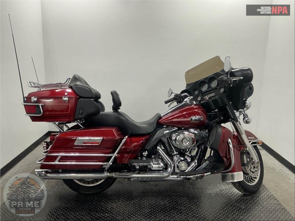 2010 Harley-Davidson FLHTCU ULTRA CLASSIC ELECTRA GLIDE — фото 1