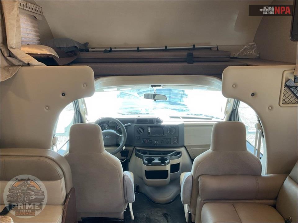2019 Thor Motor Coach M-28Z E450-V10 - FOUR WINDS SERIES — фото 12