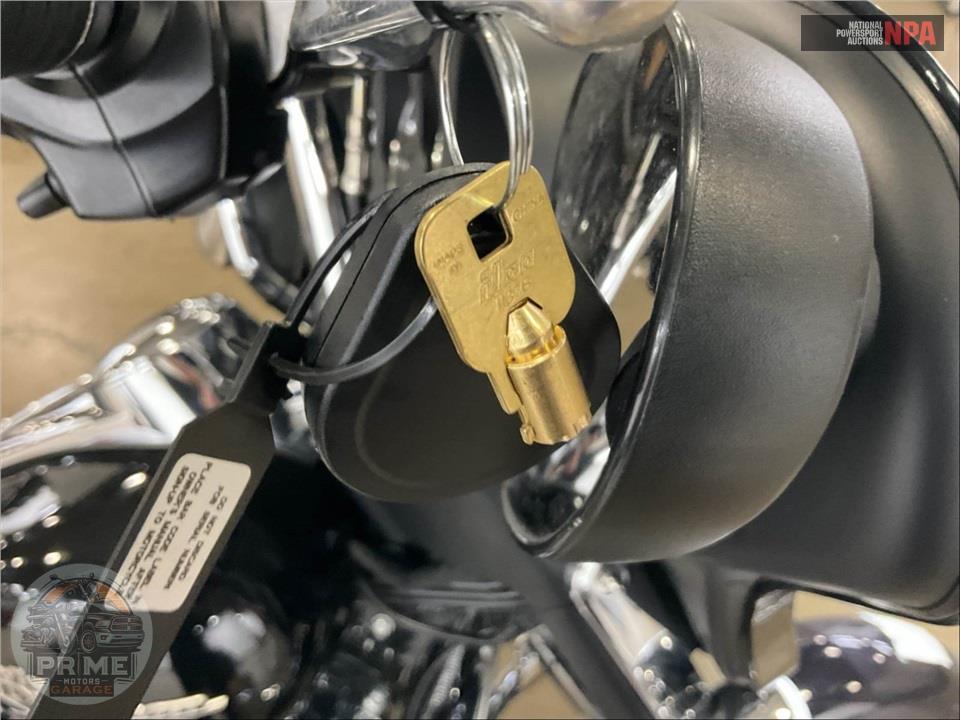2019 Harley-Davidson FLHX STREET GLIDE — фото 10