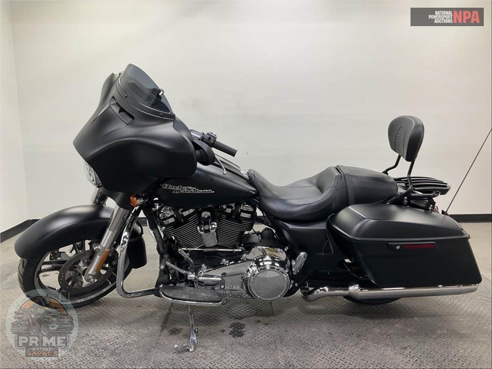 2017 Harley-Davidson FLHXS STREET GLIDE SPECIAL — фото 3