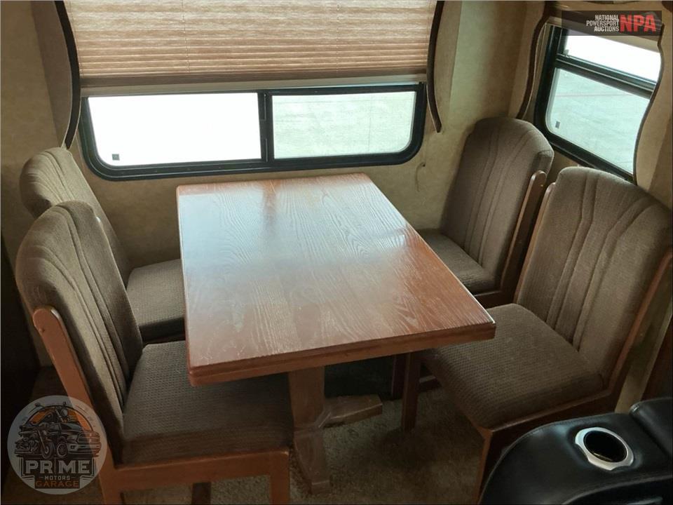 2012 Crusader M-290 RLT - FIFTH WHEEL SERIES — фото 11