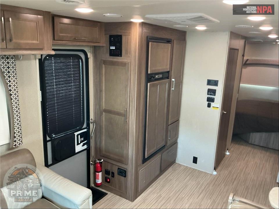 2018 Jayco M-30 XP FORD E450 - GREYHAWK PRESTIGE SERIES — фото 8
