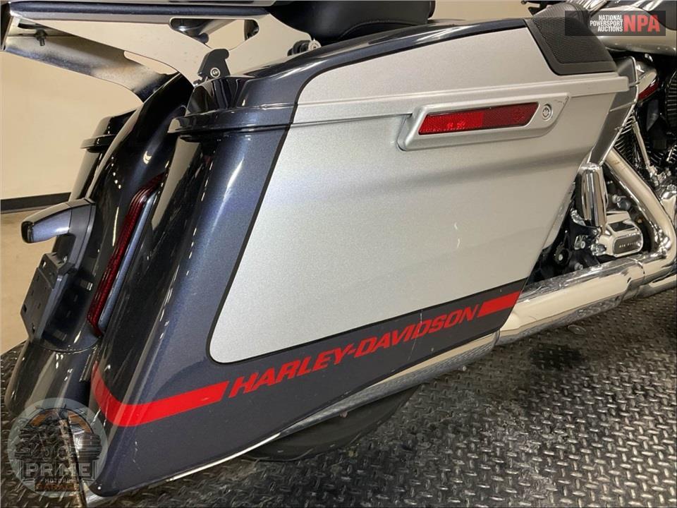 2019 Harley-Davidson FLHXSE CVO STREET GLIDE — фото 19