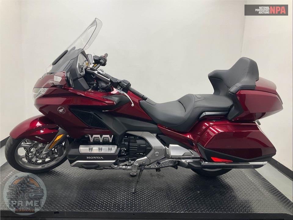 2018 Honda GL1800 GOLDWING TOUR (RED) — фото 3