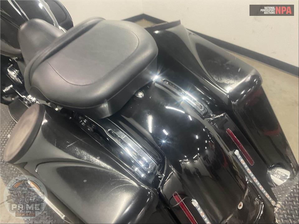 2016 Harley-Davidson FLHTK ELECTRA GLIDE ULTRA LIMITED — фото 28