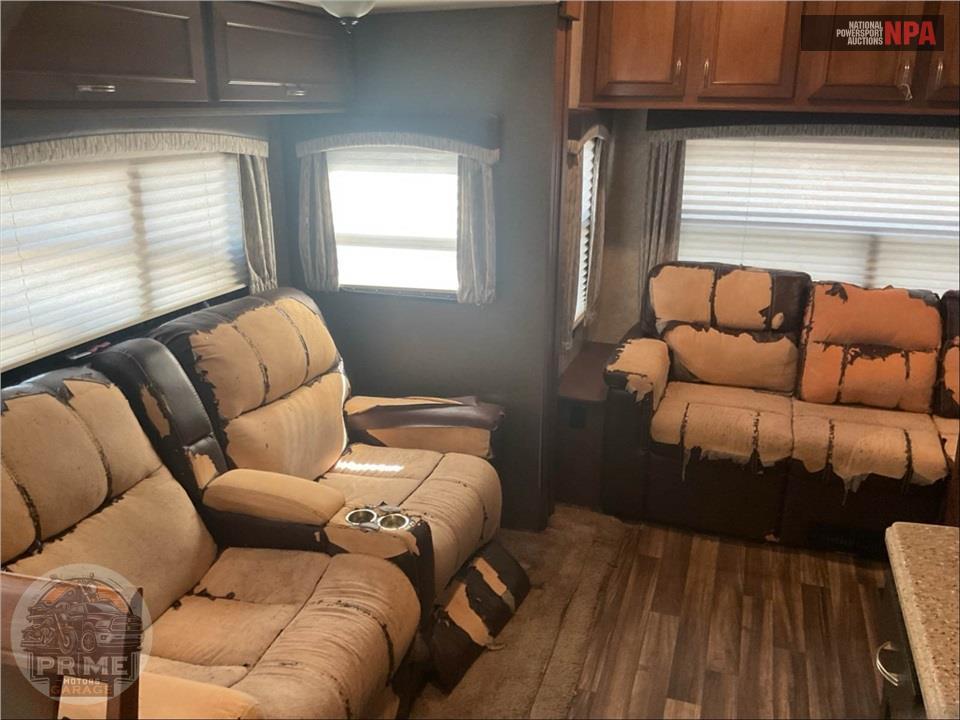 2017 Highland Ridge Rv M-348RLS - ROAMER FIFTH WHEEL SERIES — фото 12