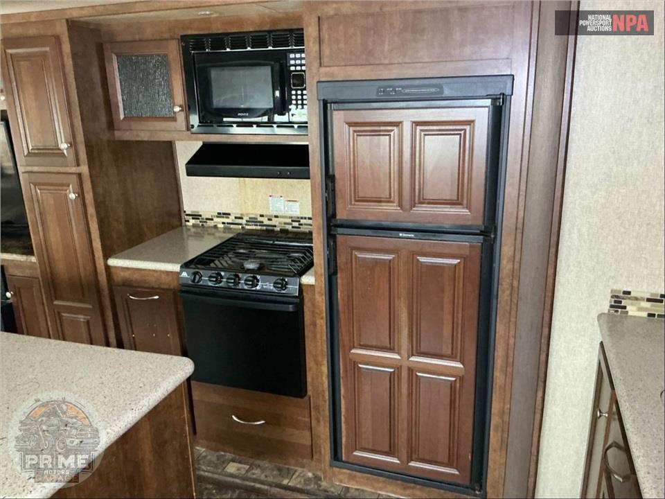 2015 Coachmen By Forest River M-360 IBL - CHAPARRAL FIFTH WHEEL SERIES — фото 20