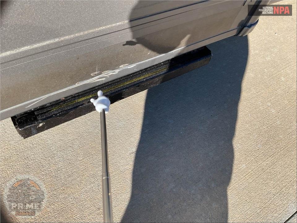 2017 Winnebago M-23A FORD - FUSE SERIES — фото 55