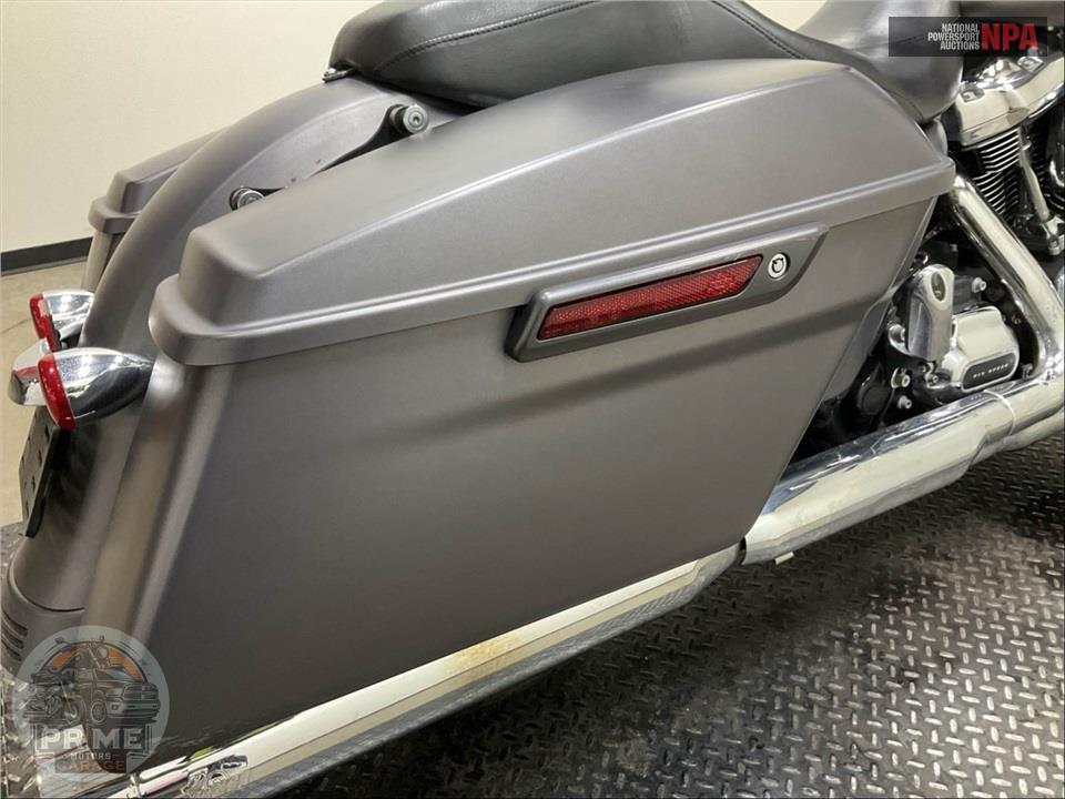2017 Harley-Davidson FLHXS STREET GLIDE SPECIAL — фото 30