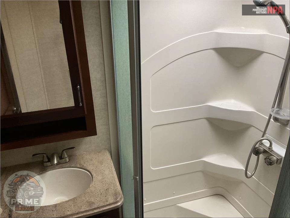 2015 Keystone Rv M-3535 RE - ALPINE FIFTH WHEEL SERIES — фото 20