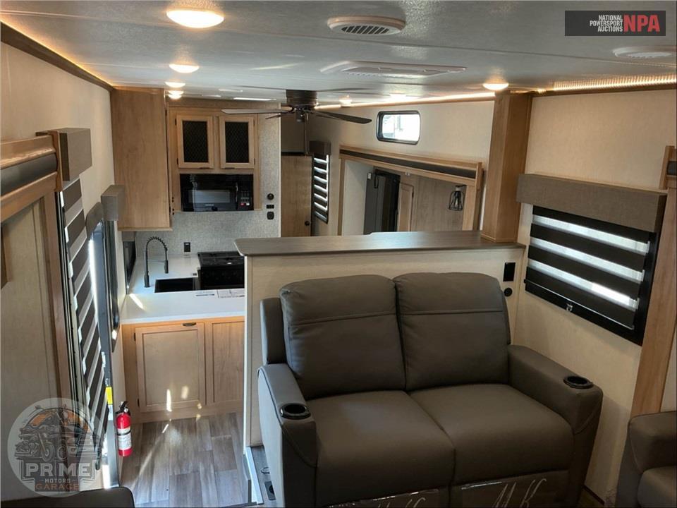 2024 Sabre By Forest River M-37FLL - FIFTH WHEEL SERIES — фото 8