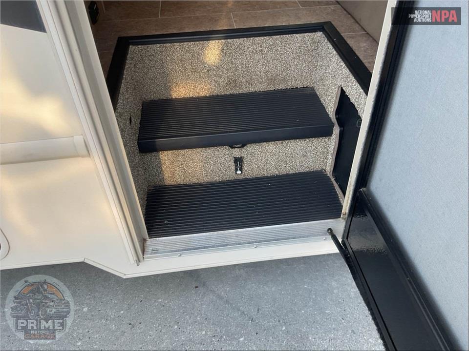2018 Thor Motor Coach M-31W E450-V10 CHATEAU SERIES — фото 45